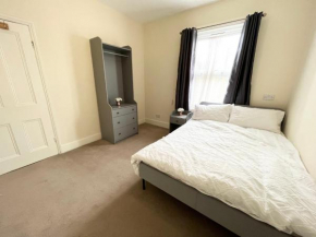 Homely one bed apt close to Hammersmith Station